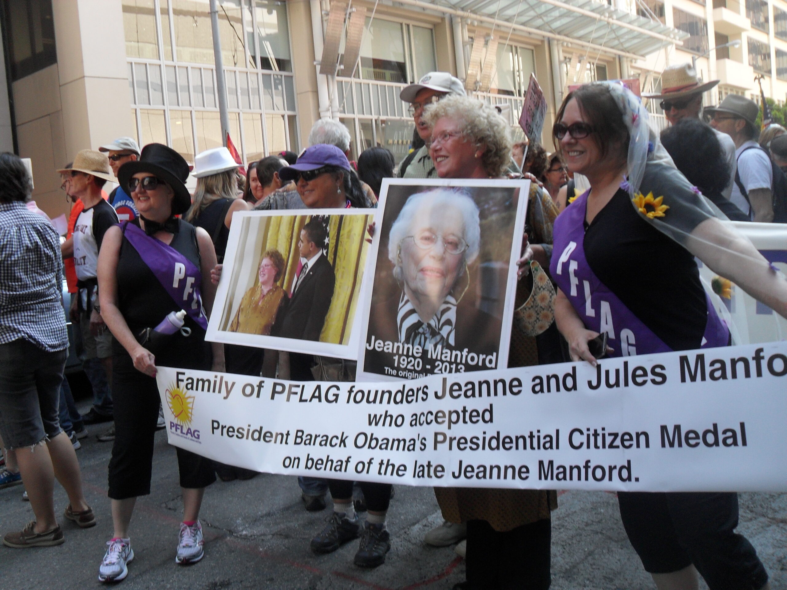 Family of PFLAG founders Jeanne and Jules Manford